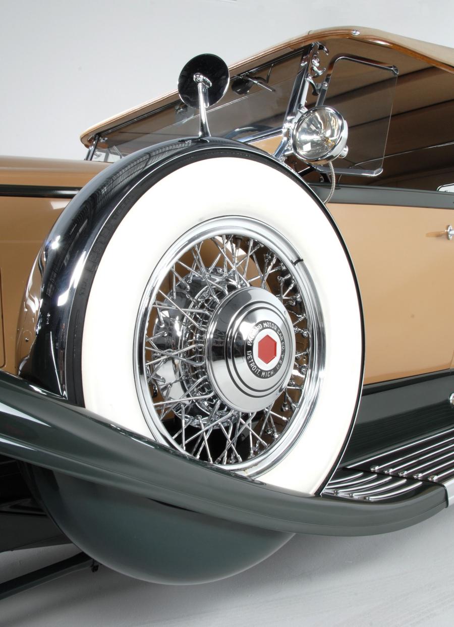  Packard Deluxe Eight Model 840 Sport Phaeton 1931 года  (фото 2 из 15)